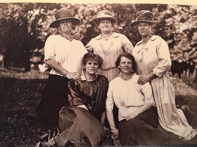 Beaton sisters